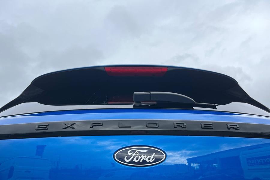 Ford EXPLORER Photo autoimg-680a6961c97d6b8a9c1c991f6f785520c50ed93e.jpg