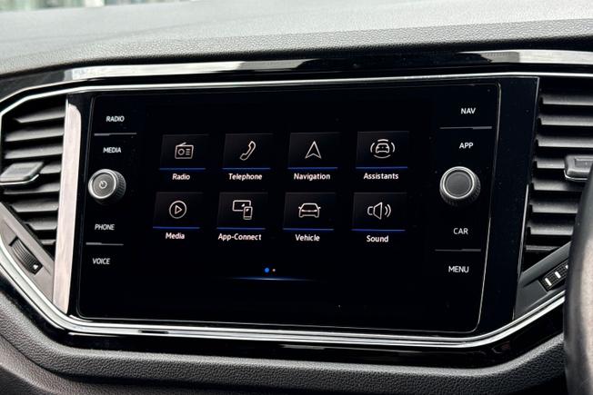 VOLKSWAGEN T-Roc Photo 13