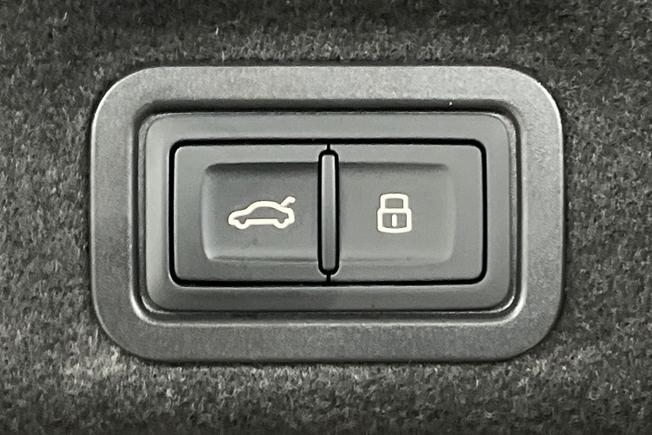 AUDI A6 Saloon Photo 32