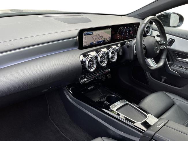 MERCEDES-BENZ CLA Photo 2
