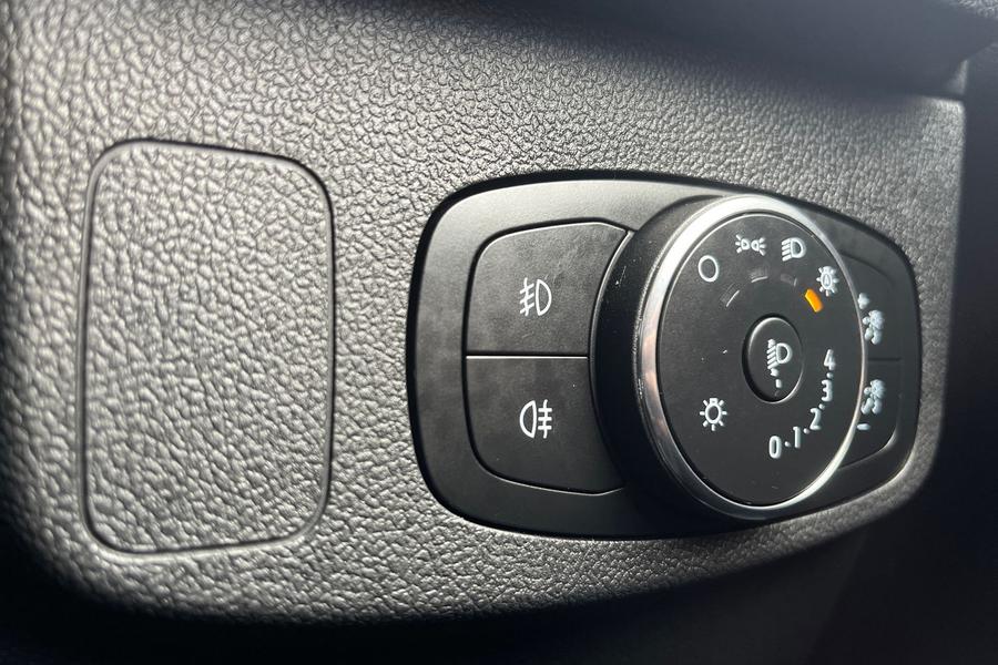 Ford FOCUS Photo autoimg-6813cdfe222baf6d9947f7f29a97b409eb114008.jpg