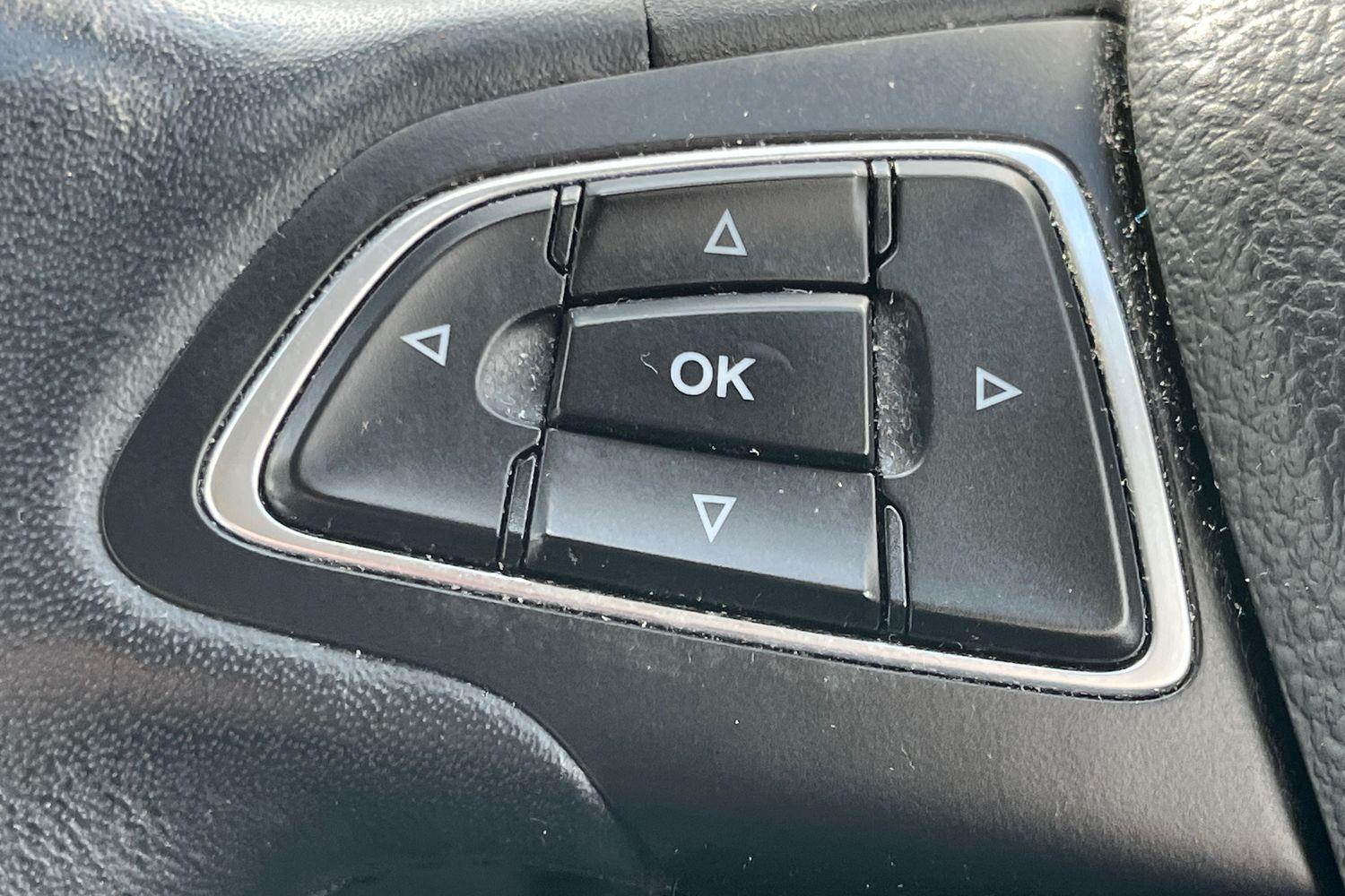Ford KUGA Photo 38