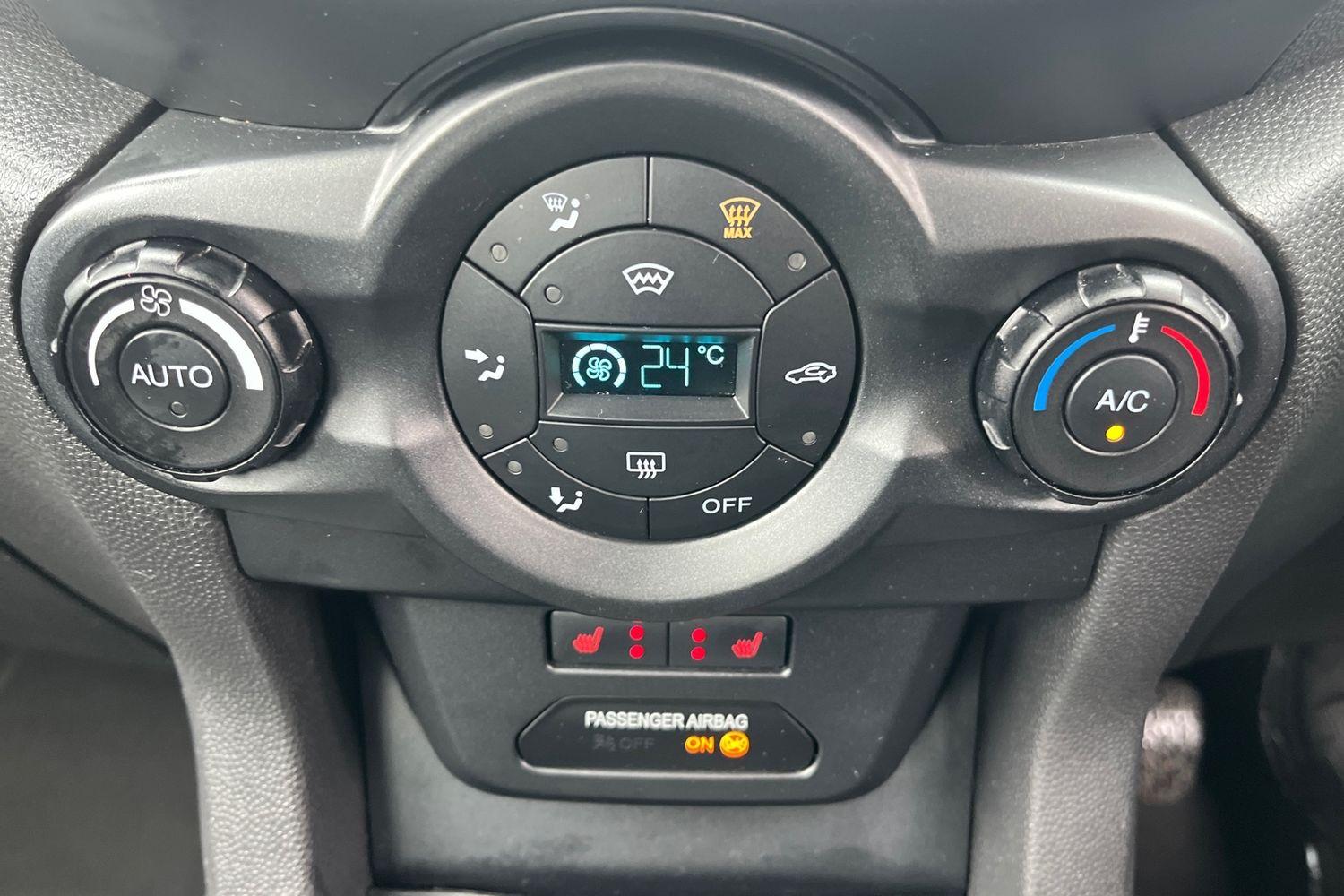 Ford EcoSport Photo 25