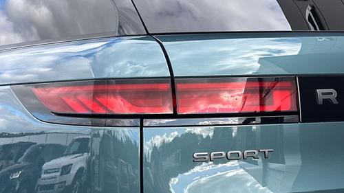 Land Rover Range Rover Sport Photo autoimg-681d40b32a44167af59786a5c14f5fe8da967da8.jpg