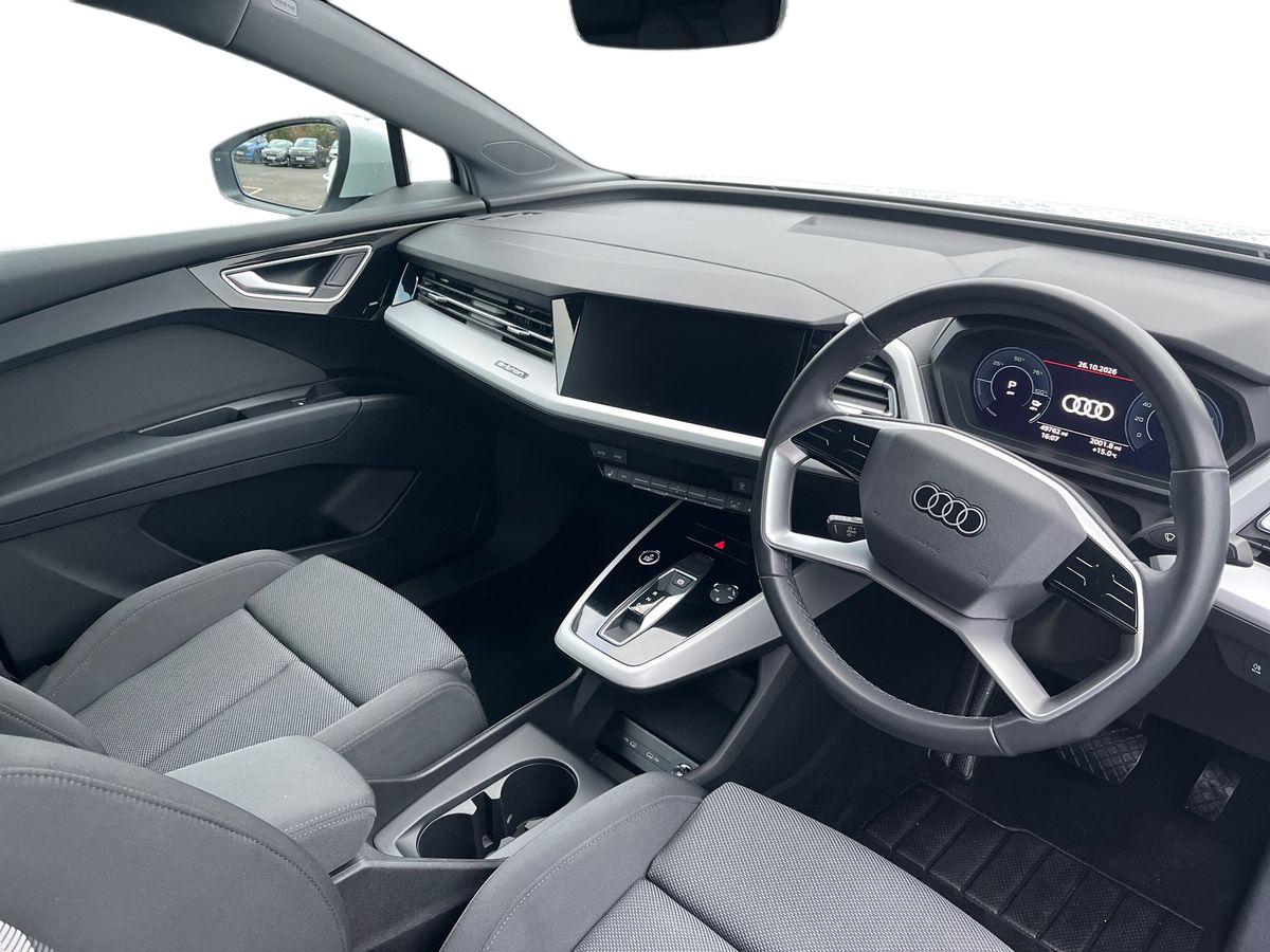 Audi Q4 e-tron Photo 17