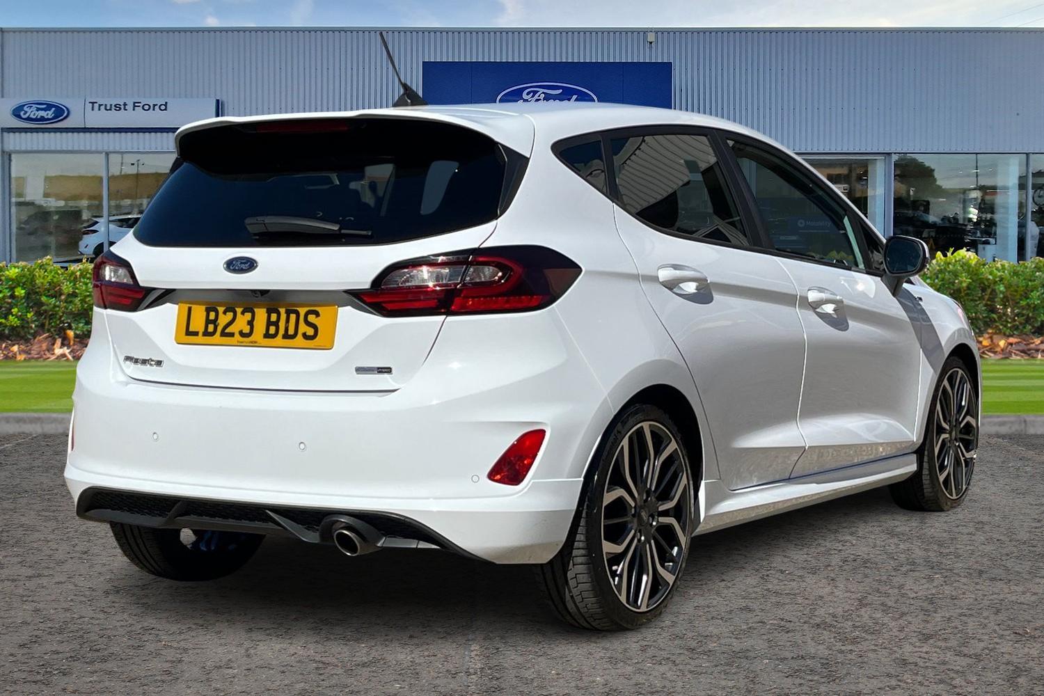 Ford Fiesta Photo 3