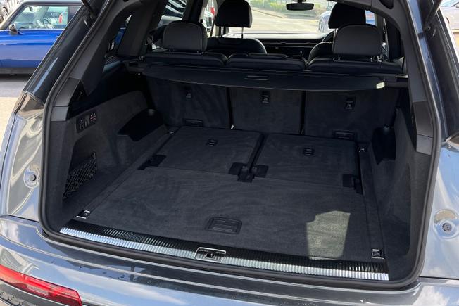 Audi Q7 Photo 12