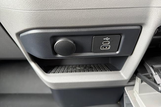 VOLKSWAGEN Transporter Photo 44