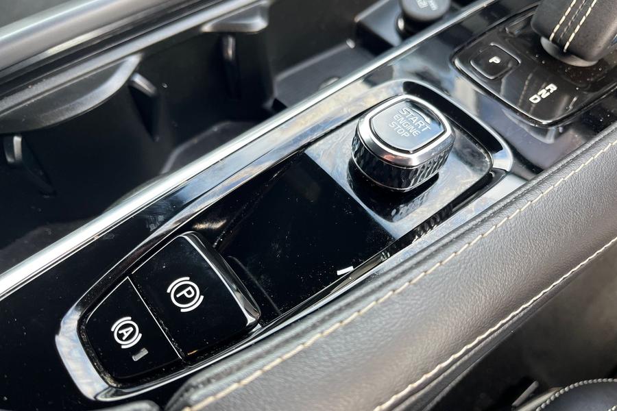 Volvo XC90 Photo autoimg-6821381730bf0235433ba7b5a1095a54193674fc.jpg