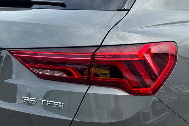 AUDI Q3 Photo 18