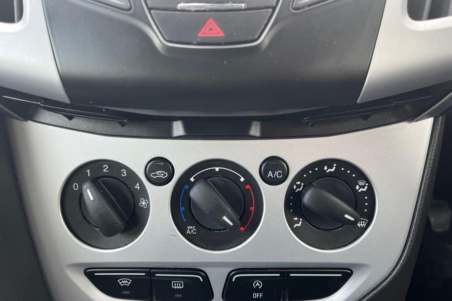 Ford FOCUS Photo autoimg-6823fcd83a7ccb1a092a314fe517ca3b643db8c5.jpg