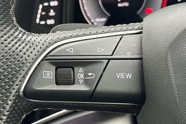 AUDI Q7 Photo 16