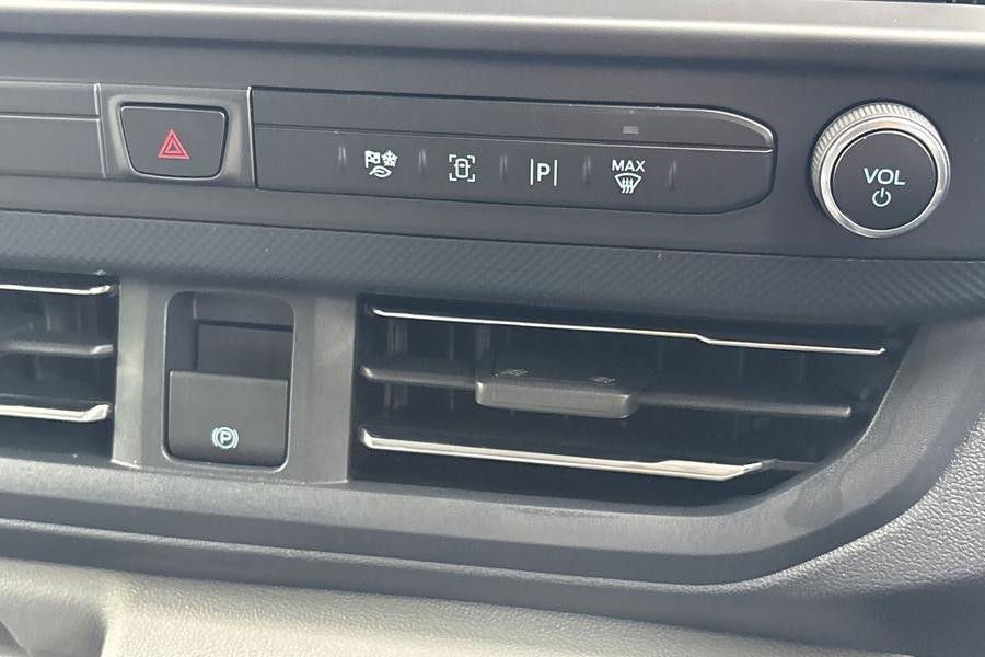 Ford TRANSIT CUSTOM Photo autoimg-6826380e3f1b491f86e90c828dce032c5cae1a80.jpg