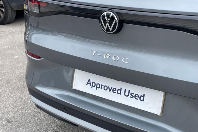 VOLKSWAGEN T-Roc Photo 21