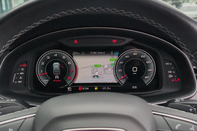 AUDI Q8 Photo 29