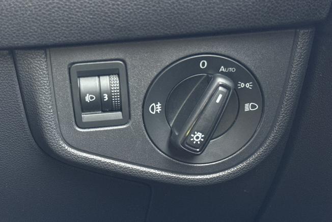 VOLKSWAGEN Polo Photo 28