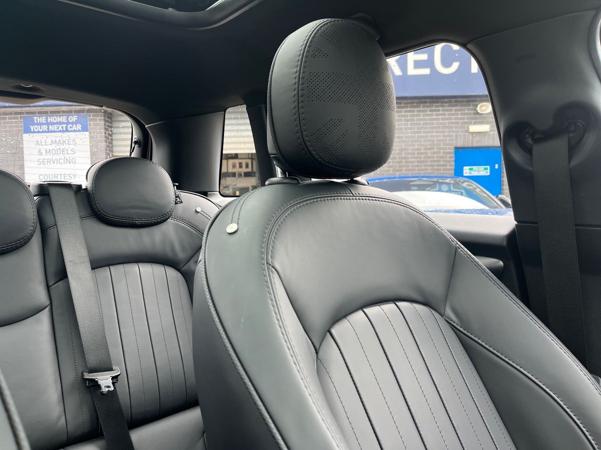MINI Hatch Photo 40