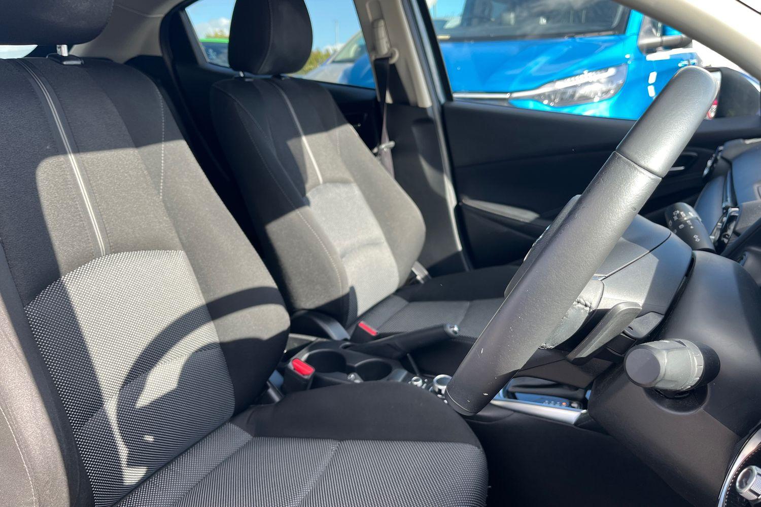 Mazda 2 Photo 16