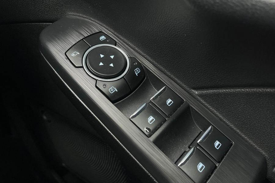 Ford KUGA Photo autoimg-682e445771d00988ba171521cac4a186769e9553.jpg