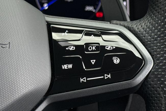 VOLKSWAGEN Tiguan Photo 17