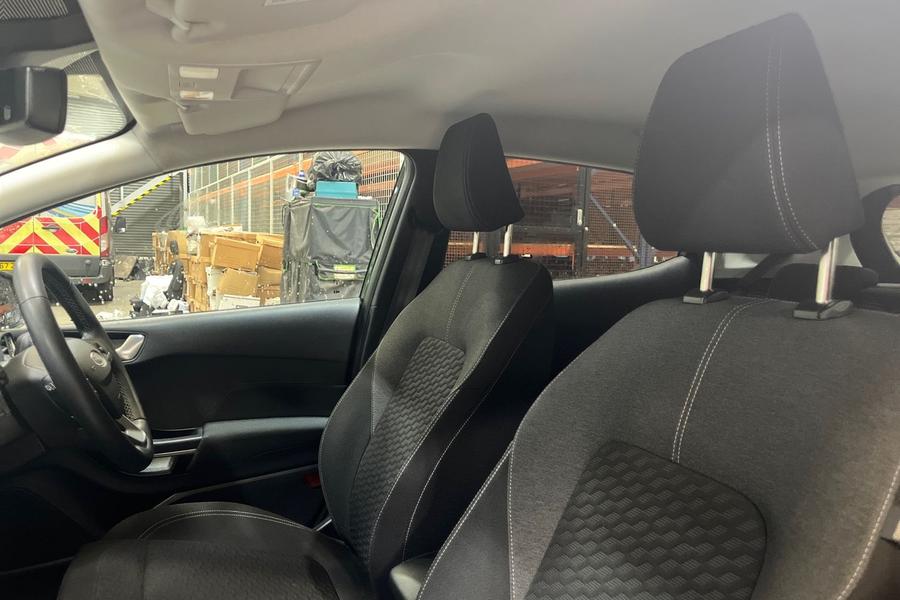 Ford FIESTA Photo autoimg-6831651503e71a6d4627a87d2559221abb39057e.jpg