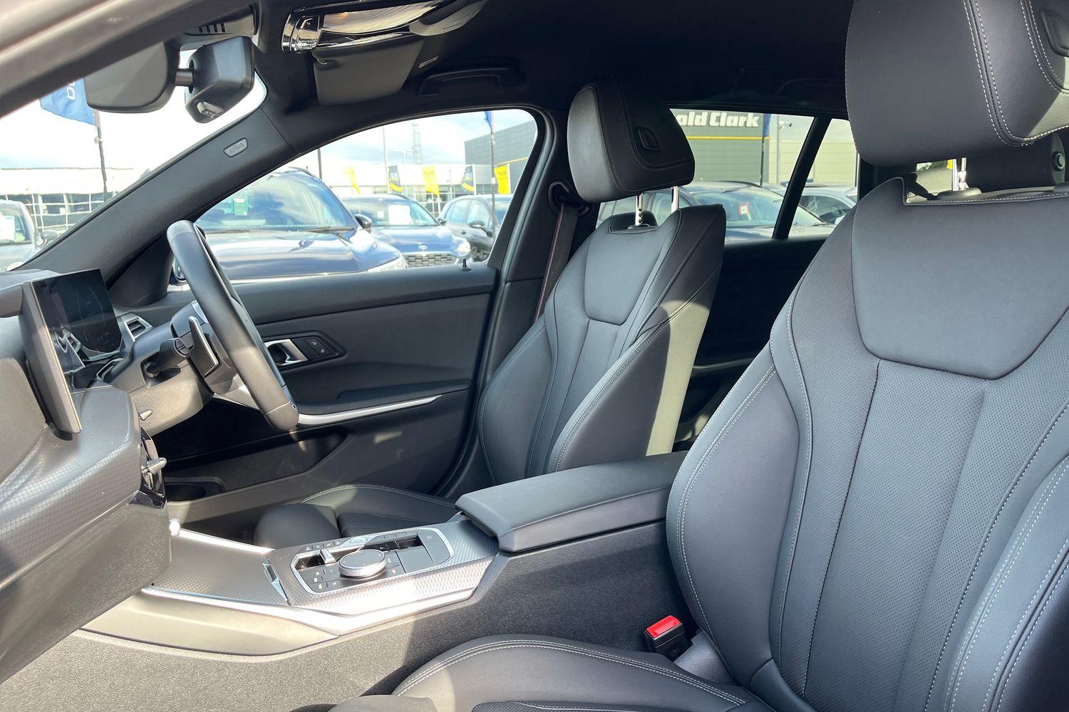 BMW 3 Series Photo 18