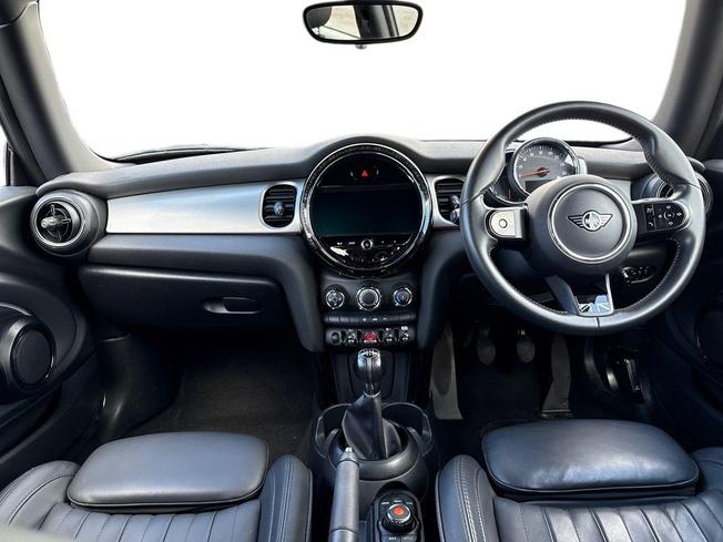 MINI Hatch Photo 10