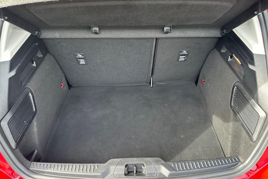 Ford FOCUS Photo autoimg-684328095b95907c87971e9ec35f7aa8862c00a4.jpg