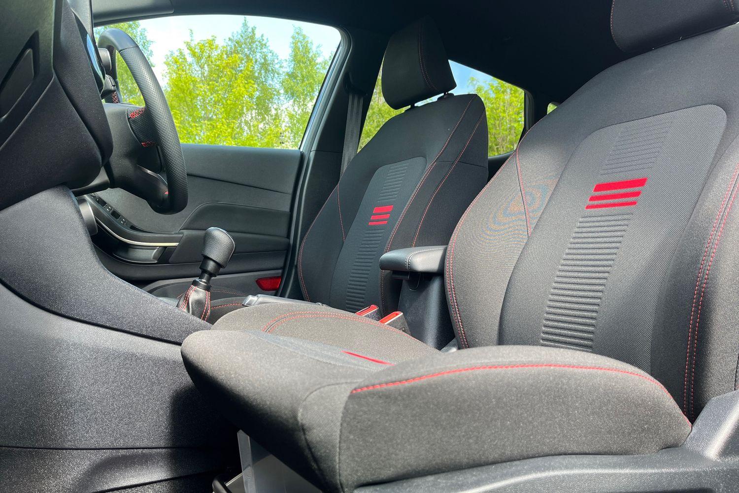 Ford FIESTA Photo 18