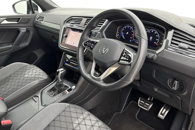 VOLKSWAGEN Tiguan Photo 6