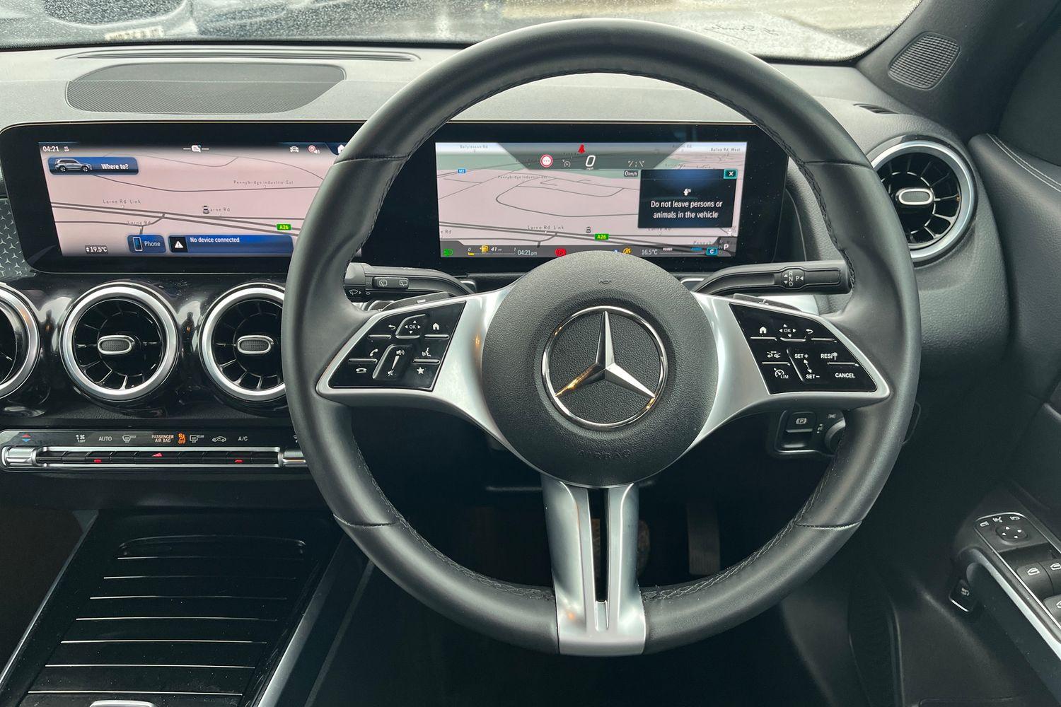 Mercedes-Benz GLB Photo 11