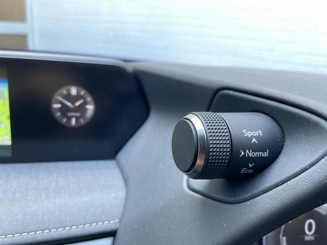 LEXUS UX Photo 33