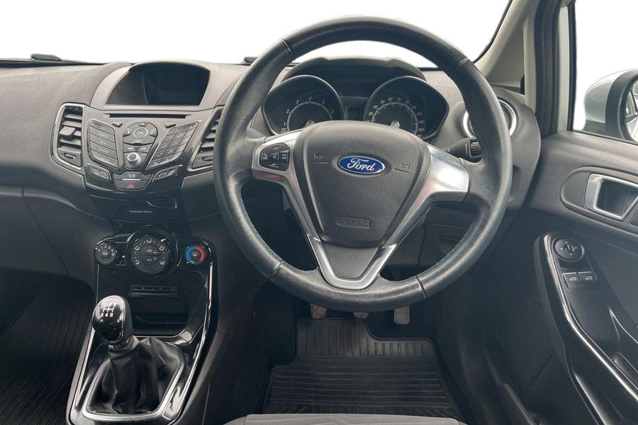 Ford FIESTA Photo autoimg-6853e2dc673dca3b662337897477b901c3404b52.jpg