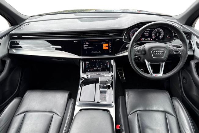 AUDI Q7 Photo 10
