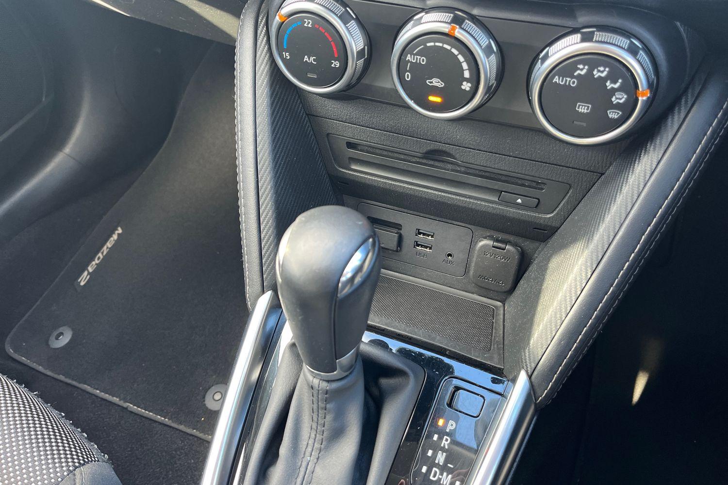 Mazda 2 Photo 31