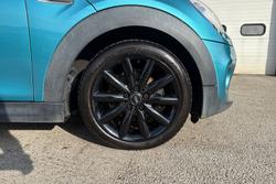 MINI Hatchback Photo 5