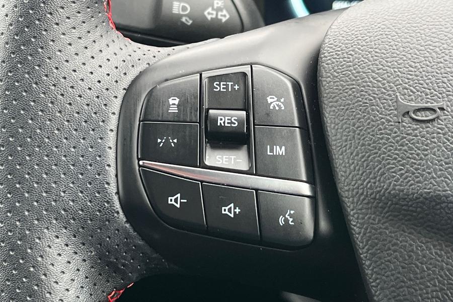 Ford KUGA Photo autoimg-6865372d9c1a2b43461d5c1781312054e68aaaa5.jpg