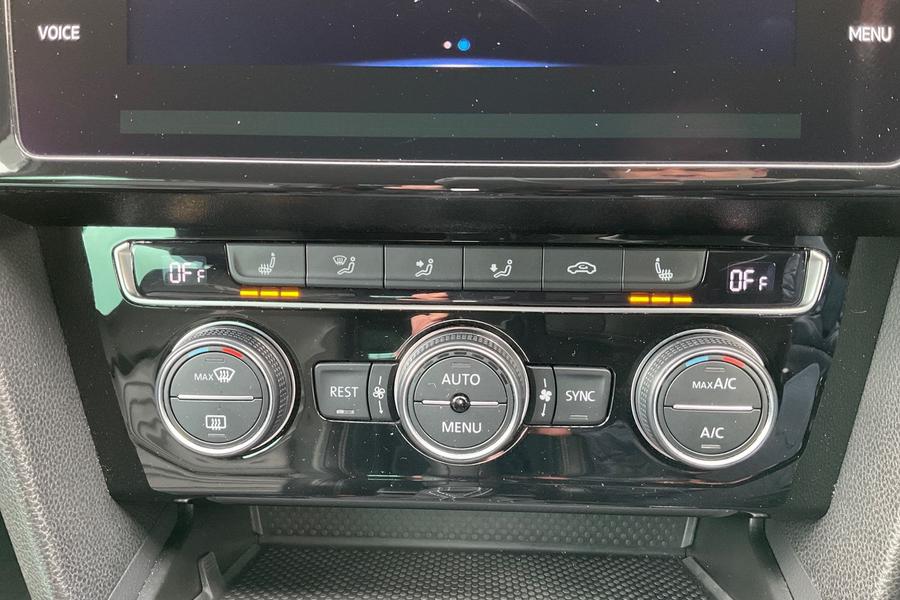 Volkswagen PASSAT Photo autoimg-68690c05eadd67632bfa7506954f4f88a4ce8845.jpg