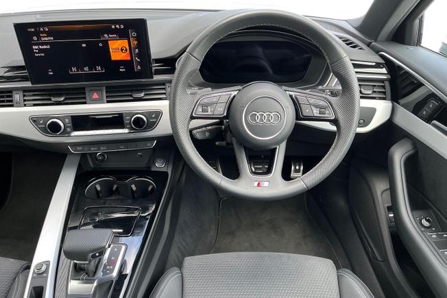 AUDI A4 Avant Photo 11