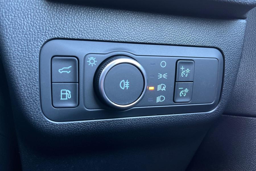 Ford Kuga Photo autoimg-686b6027090b66293e0db02517477ab7aee9d7d3.jpg