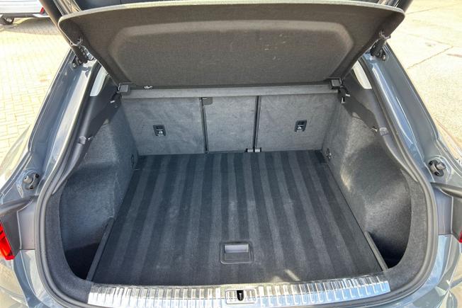 AUDI Q3 Photo 12