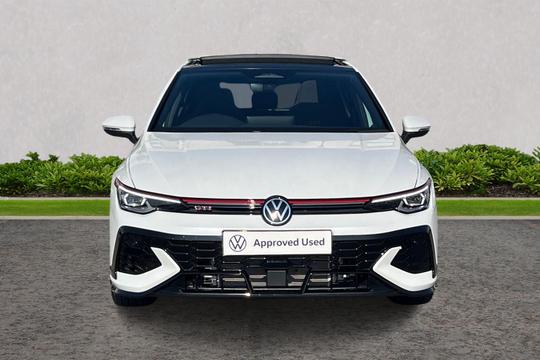 Volkswagen Golf Photo autoimg-686de0fc9f384d910e58081fe2d55e1d7a9b2a40.jpg