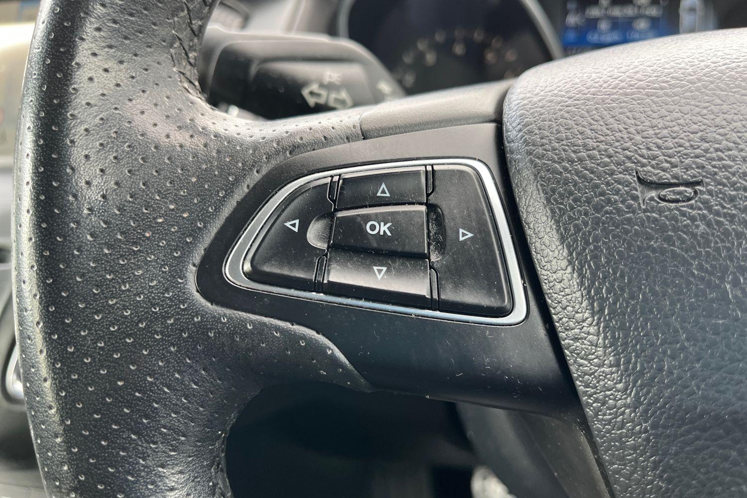 Ford FOCUS Photo 25