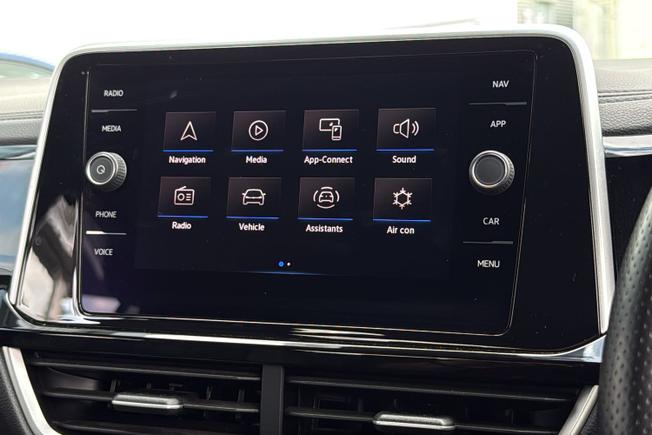 VOLKSWAGEN T-Roc Photo 13