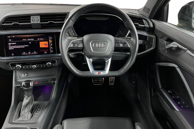AUDI Q3 Photo 11