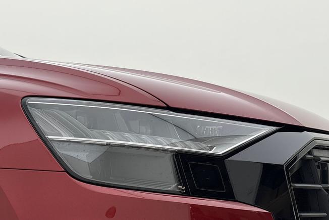 AUDI Q8 Photo 19