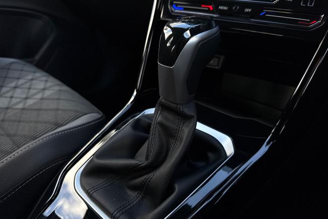 Volkswagen T-Roc Photo 23