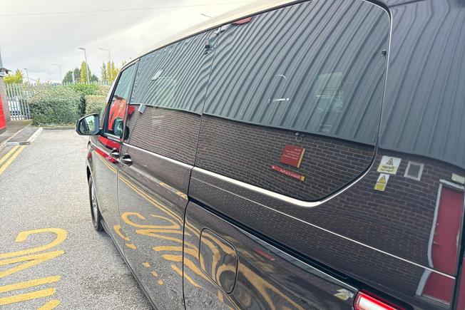 VOLKSWAGEN Multivan Photo 35