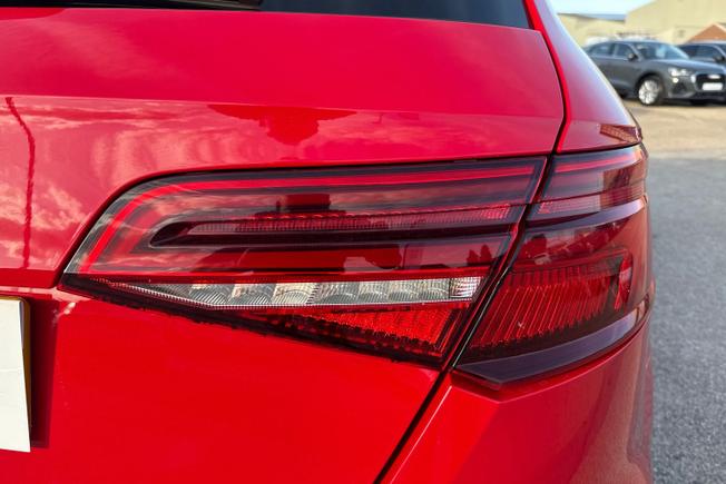 AUDI S3 Photo 18