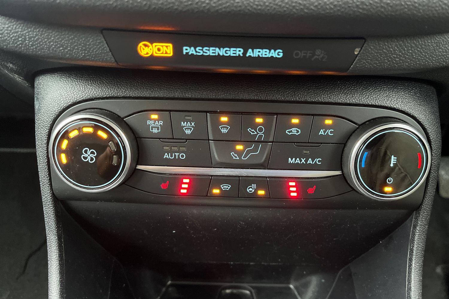 Ford FIESTA Photo 28